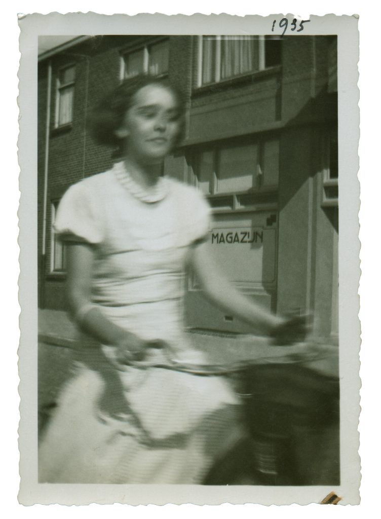 https://culture.ixelles.be/wp-content/uploads/2026/06/2a3c5cc97d61423a5e817caa1cc82c0ebf143f1c-752x1024.jpg